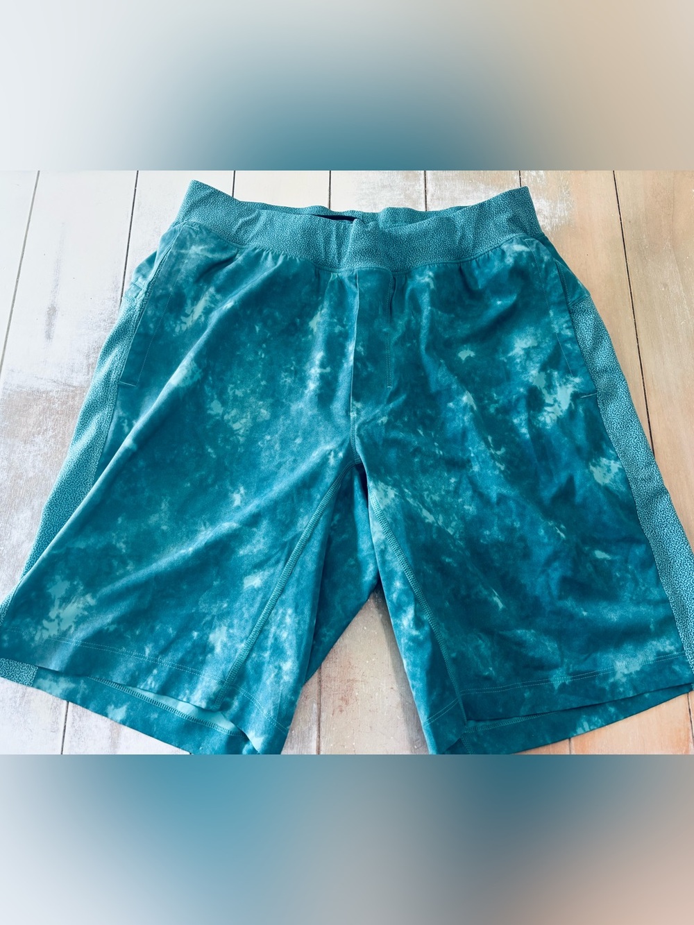 Lululemon Teal Men's Athletic Shorts - Comfortable Everyday Performance